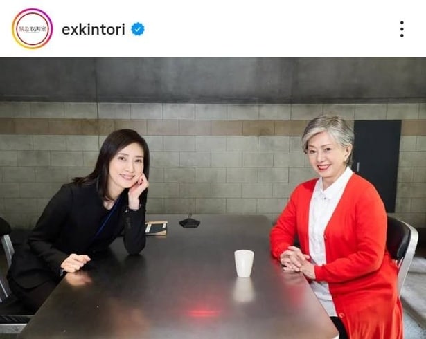 【写真】天海祐希＆加賀まりこ、自然な笑顔が素敵な仲良し2ショット