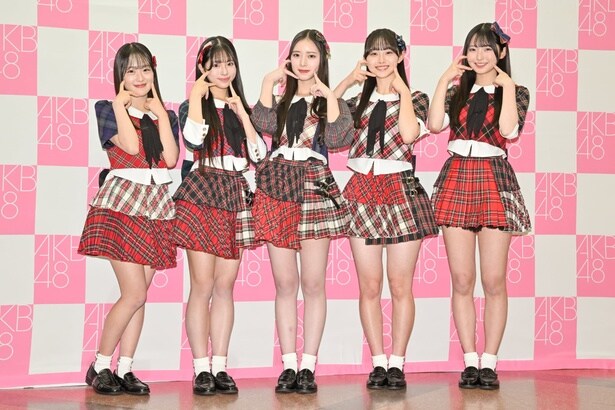 AKB48「21期研究生」取材会に出席した高橋舞桜、牧戸愛茉、森川優、渡邉葵心、田中沙友利(写真左から)
