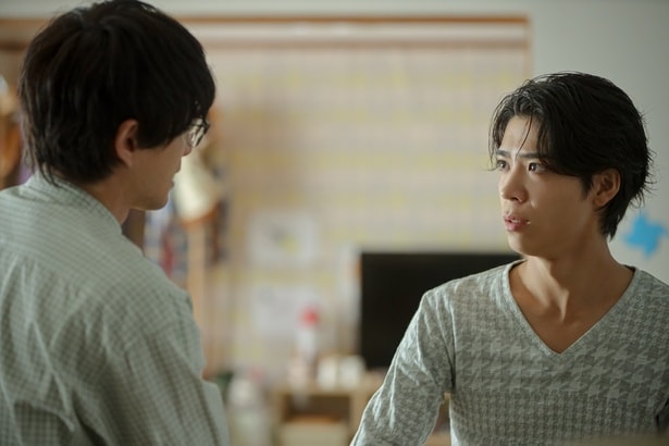 白洲迅“晴海”、強がる松島聡“千石”へ必死に声を掛ける「カッコ悪いとこ、見せたっていいじゃないですか！」愛にあふれた新感覚ホームドラマが完結＜パパと親父のウチご飯＞