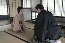 ＜明日のばけばけ＞新年を迎え、抱負を教え合う…新年会ではトミー・バストウ“ヘブン”の宣言にお祝いの空気が一変する