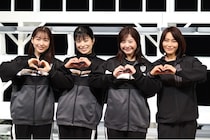 吉高由里子、3年ぶりの舞台出演　方言に苦戦する山口紗弥加に「気を抜いたらはんなりしちゃう(笑)」＜シャイニングな女たち＞