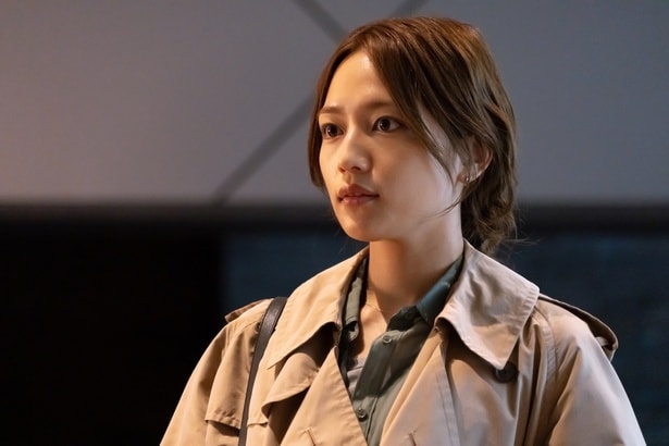 週刊誌記者“奏”川口春奈が、大手事務所と週刊誌の癒着に切り込む「芸能界の圧力と週刊誌のタブーを暴く」＜スキャンダルイブ＞