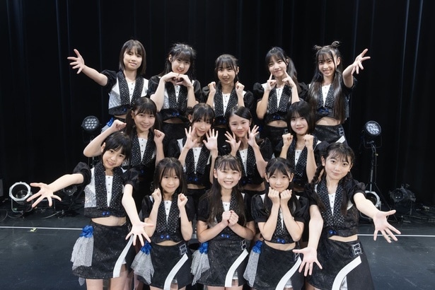 ハロプロ研修生が冬の定期公演をZepp DiverCityで開催、先輩グループのロージークロニクルも参戦