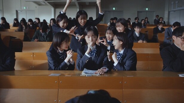 「inゼリーエネルギー」新テレビCM「受験にinゼリー 緊張も味方に」篇より