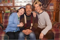 寺尾聰が松坂桃李の役者魂に太鼓判　「父と僕の終わらない歌」Blu-ray特別版収録のスペシャルインタビューなど一部公開