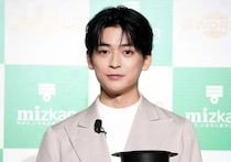 「ビジュえぐい」…高橋文哉、オール・ホワイトの透明感抜群の美顔輝くフォトに「ドキドキでたまらない」の声