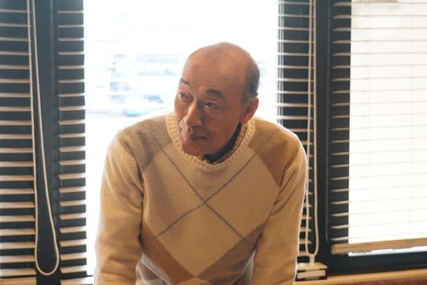 酒向芳、厳格さと“孫へのデレ”を併せ持つ牛久保明人役で存在感を放つ＜身代金は誘拐です＞