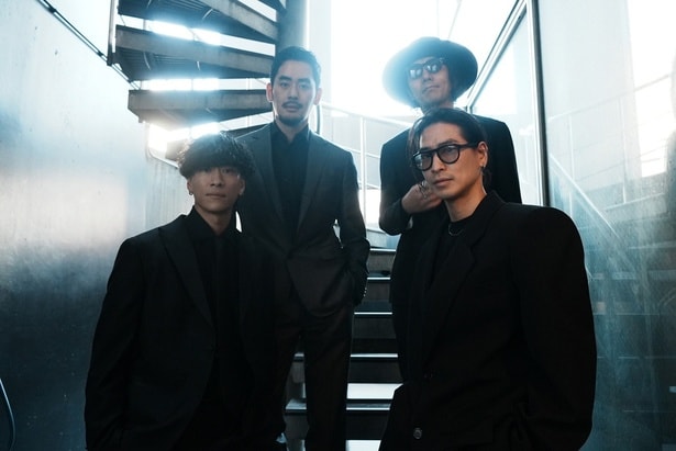 「I Don’t Like Mondays. “切ないラブソングはいらない”夜」より、(上段左から)SHUKI、CHOJI、(下段左から)KENJI、YU