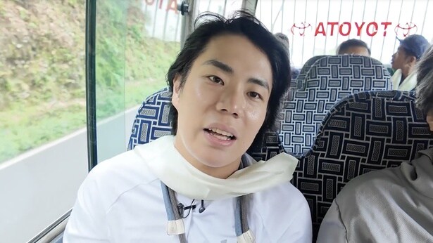 令和ロマン・くるま「脇の下から神経を切って…」幼少期から抱える病気を明かす<世界の果てに、くるま置いてきた>