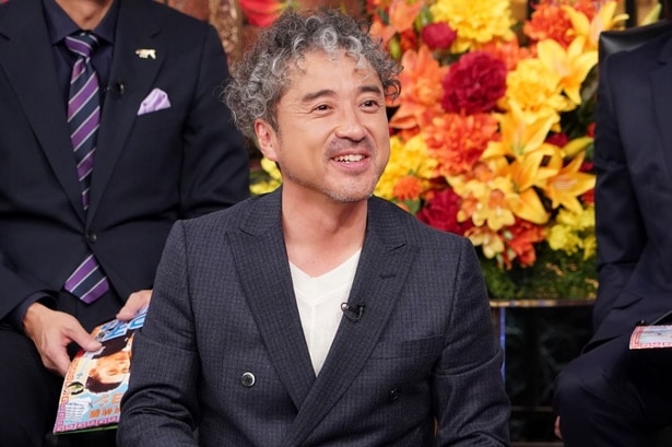 地元の同級生たちから次々に学生時代のエピソードを暴露されるムロツヨシ