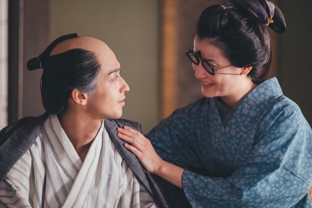 橋本愛、横浜流星“蔦重“の妻・ていを演じ切った思い「最後に笑って、気持ちや想いを全て伝えようと…」<大河べらぼう>