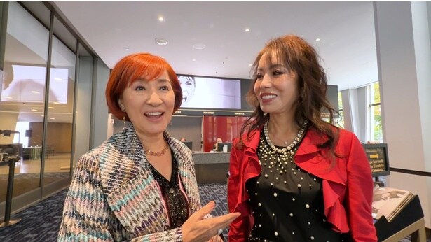 レジデンスの隣人で「ニューヨーク・フィルハーモニック」ボードメンバーのトップを紹介する松居一代