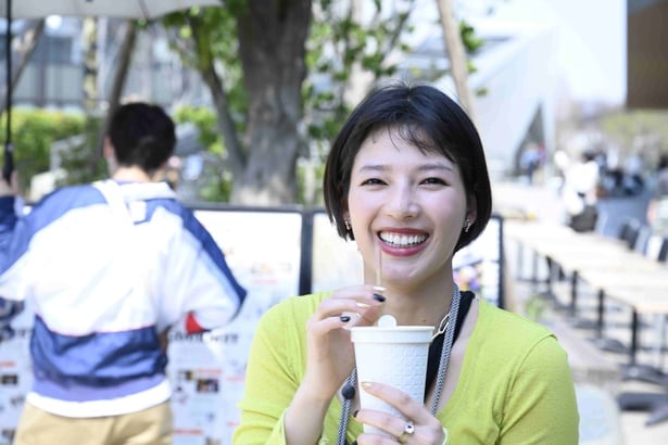 石井杏奈、太陽のような明るい笑顔<楓>