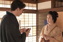 ＜明日のばけばけ＞高石あかり“トキ”とトミー・バストウ“ヘブン”は、また夜に怪談を話す約束をして、仕事に取りかかる