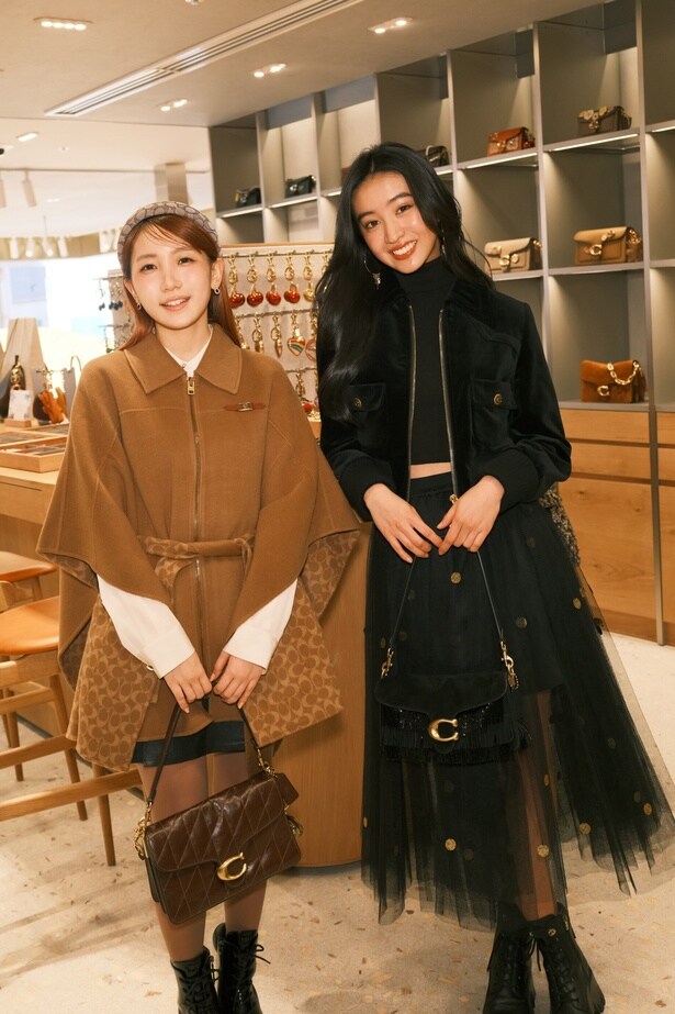 幾田りら(左)とKoki,