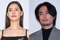 間宮祥太朗＆新木優子、電波ジャック中のクリスマスツリーと2人のショットに「朝イチからいい男」「可愛すぎる」の声＜良いこと悪いこと＞