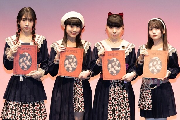 ファントムシータが写真集発売記念イベントを開催