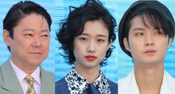 阿部サダヲ＆河合優実＆磯村勇斗＆袴田吉彦、行きつけの喫茶店前でポーズをとるオフショットに「わくわくが止まらないです」の声＜新年早々 不適切にもほどがある！＞