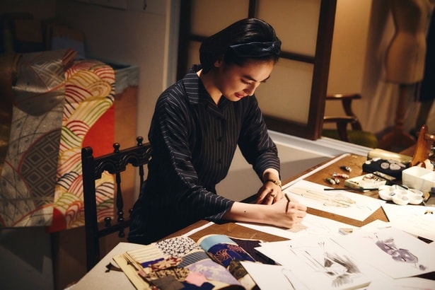 八木莉可子、“マダム・バタフライ”の愛称で親しまれた森英恵を熱演<森英恵 Butterfly beyond>