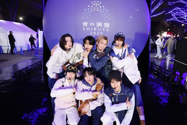 「青の洞窟 SHIBUYA イルミネーションイベント」に登壇したNAZE