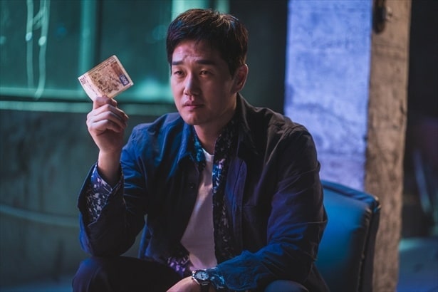 「ヴィランズ 偽札ゲーム」で“J”を演じるユ・ジテ