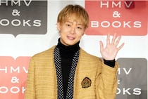パク・ユチョン、日本1st写真集の自己採点を求められ「こういう質問が一番恥ずかしいですね(苦笑)」