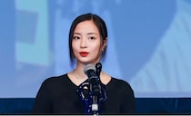 「ナチュラルなのに圧倒的にかわいい」…広瀬すず、路上でニット・カーディガン姿に「えぐかわいい」の声