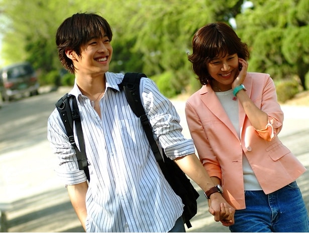 キム・ジェウォン＆キム・ハヌルが主演、教師と生徒の純愛ドラマ「ロマンス」が衛星劇場で放送