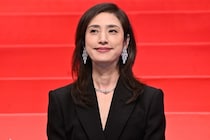 天海祐希ほか、キントリメンバー大集合の仲良しオフショットに「居酒屋のシーン大好き」の声＜緊急取調室＞