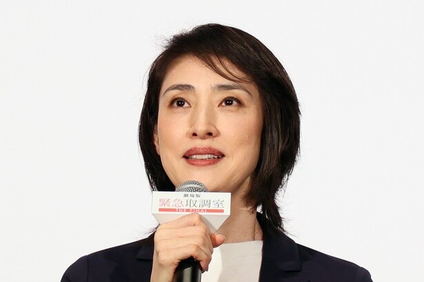 真壁有希子役の天海祐希