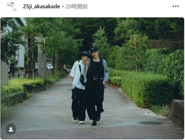 【写真】スタイル良すぎの駒木根葵汰&新原泰佑、腕組みデートのオフショット