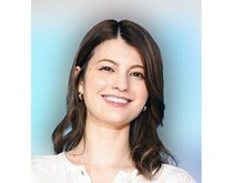 マギー、年末投稿で“ミニスカ抜群スタイル”披露「素敵」「綺麗」と称賛続々