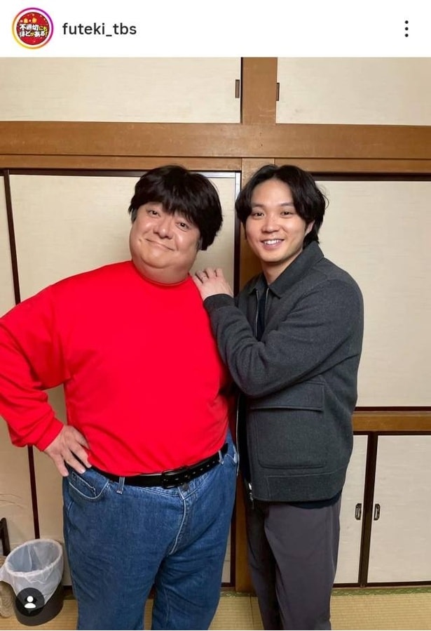 【写真】磯村勇斗&彦摩呂、笑顔が素敵な“親子”ショット