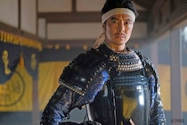 長谷川博己、染谷将太ら豪華俳優陣が集結　明智光秀の謎めいた前半生を描く大河ドラマ総集編「麒麟がくる」