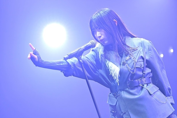 ソロ曲「This is heaven！」を披露した八木仁愛