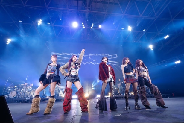 「COUNTDOWN JAPAN 25/26」に出演したLE SSERAFIM