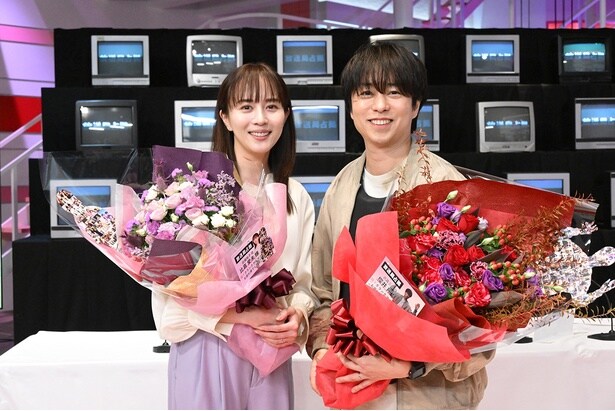 櫻井翔、比嘉愛未、加藤清史郎、人質チームがクランクアップ「またもう一回できたらいいな」<放送局占拠>