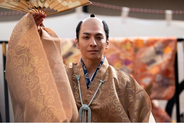 生田斗真“治済”vs井上祐貴“定信”再び、“治済”の悠然とした怪物ぶりが恐ろしくも面白い<べらぼう>