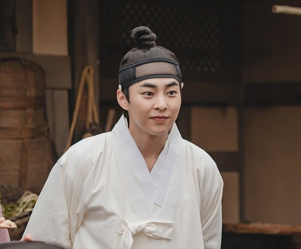 EXOシウミンのスーパーポジティブキャラにハマる　現代にタイムスリップした天才料理人のドタバタコメディ＜ホ食堂＞