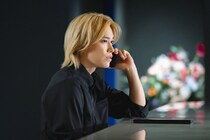 千賀健永“ミライ”がトリンドル玲奈“すみれ”を呼び出したシーンに「守ってあげて」と反響＜レプリカ 元妻の復讐＞