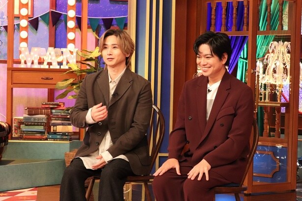  堂本光一の言葉に笑みがこぼれてしまう加藤シゲアキ