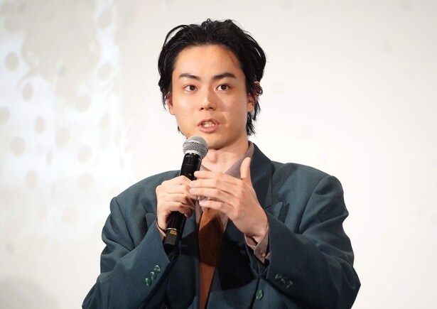 第1話完成披露試写会に登場した菅田将暉