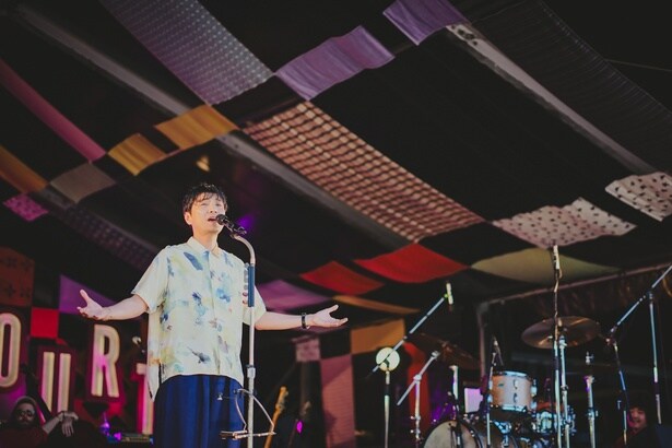 唯一無二の歌声で観客を沸かせた森山直太朗(photo by 白石達也)