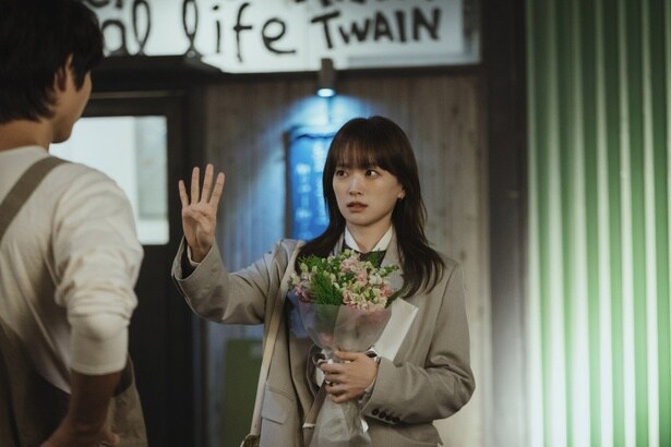 へ(ソン・ジュンギ)の告白に、ジェヨン(チョン・ウヒ)は、答えとして新たな選択肢「4」を…