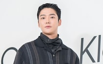 190cmの高身長“国民の年下男子”ロウンとは？最新ドラマ「濁流」では大胆イメチェンで無精ひげの荒くれ者に