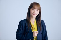 川栄李奈&波瑠、笑顔でピースする仲良しオフショットに「かわいい」「素敵すぎる」の声＜フェイクマミー＞