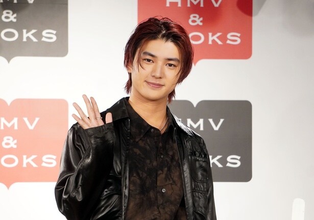 発売記念イベントを開催した荒木飛羽