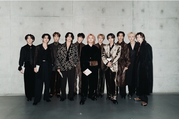 INIのメンバー全員で、イタリア・ミラノ、エンポリオ アルマーニコレクションに出席「いつか自分もモデルに挑戦してみたい」