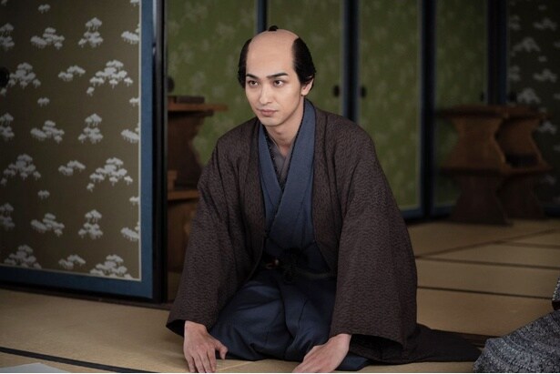 書で抗う道を突き進む蔦重(横浜流星)