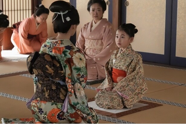 ＜明日のばけばけ＞北川景子“タエ”の稽古を受ける福地美晴“トキ”の前に堤真一“傳”が現れる